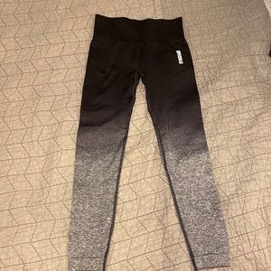 Gymshark ombré black to grey high waisted workout tights. Size small.